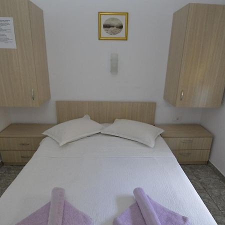Vila Rara Hotell Costinesti Exteriör bild