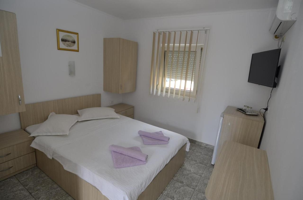 Vila Rara Hotell Costinesti Exteriör bild