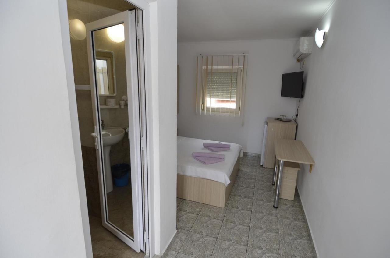 Vila Rara Hotell Costinesti Exteriör bild